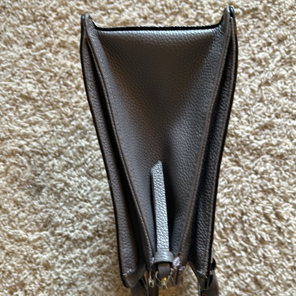 Kate Spade Mulberry Street Gray Pebbled Leather Crossbody Hand Bag- Gorgeous! - Picture 5 of 13